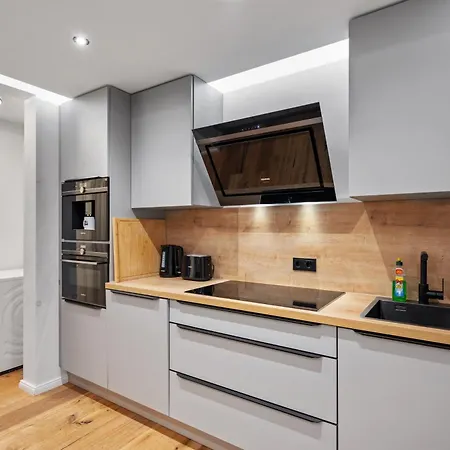 Edler Wohnraum Boutique-apartment Mit Boxspringbett, Siemens-kaffeevollautomat, Lift, Garage & Wlan 418 Mbps *