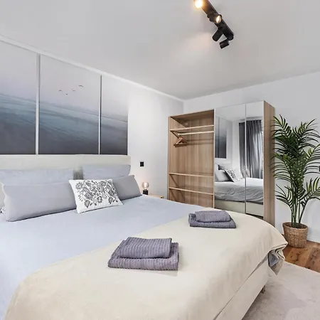 Апартаменты Edler Wohnraum Boutique-apartment Mit Boxspringbett, Siemens-kaffeevollautomat, Lift, Garage & Wlan 418 Mbps