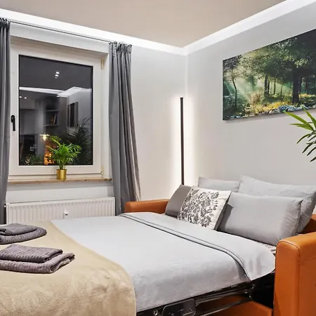 Edler Wohnraum Boutique-apartment Mit Boxspringbett, Siemens-kaffeevollautomat, Lift, Garage & Wlan 418 Mbps Хемниц