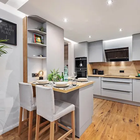 Edler Wohnraum Boutique-apartment Mit Boxspringbett, Siemens-kaffeevollautomat, Lift, Garage & Wlan 418 Mbps Апартаменты