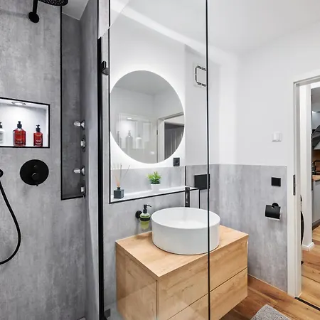 Edler Wohnraum Noble Stadtoase Mit Boxspringbett, Kaffeevollautomat, Lift & Parkplatz Апартаменты *